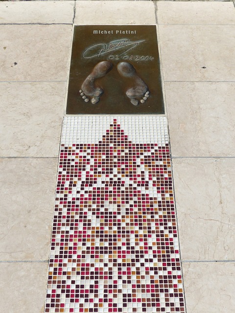 澳洲名嘴因收受5万澳元报酬被解雇.